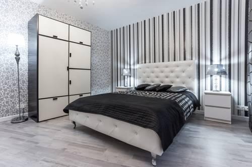 Penguin Rooms 2270 on Nowy Targ Square
