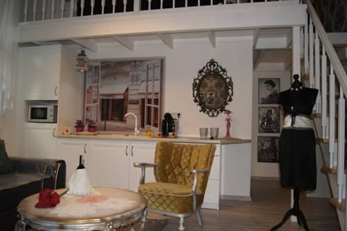 Chanelka Apartment