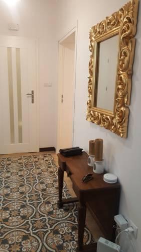 Rais Serviced Apartments Old Town Premium