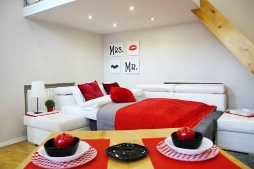 Red & White Apartment near Wawel Castle
