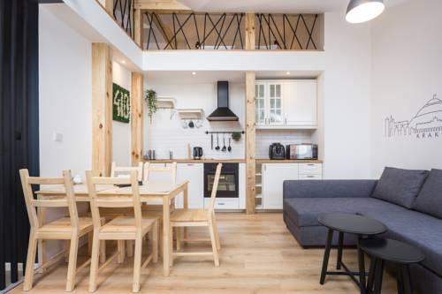 InPoint Main Square Apartment