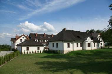 Hotel Sarmata*** Zespół Dworski