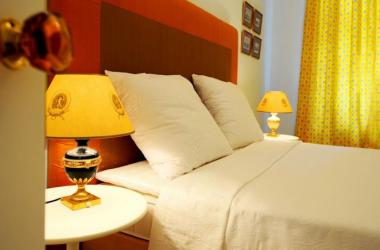 Crystal Suites Old Town