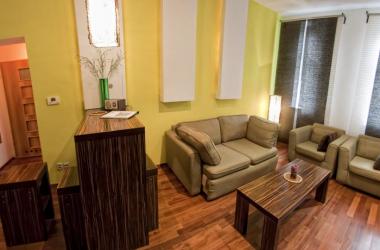 Papa Yourplace Apartment