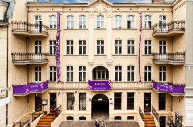 Blooms Boutique Hostel, Inn & Apartments