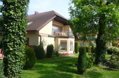 Dla 6 i 10 osób apartamenty 4 pokojowe.