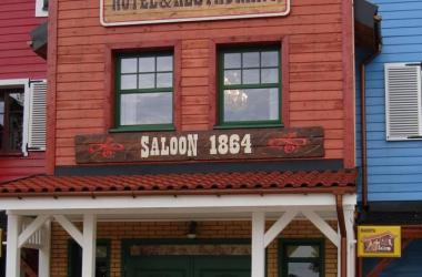 Dakota Hotel & Restaurant