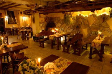 Restauracja-Pokoje gościnne *OLIMPIA*