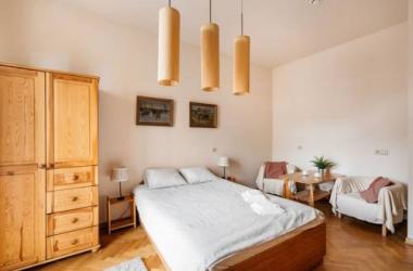 Nice double room with balcony - 4 min. from Market