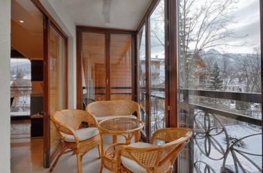 Apartament Bursztyn dwupoziomowy z kominkiem